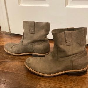 Leather Boots Roots Size 10(US) Size 40 (EU)